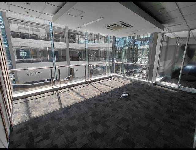 4,542M² OFFICE TO LET IN WATERFALL